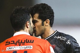دیدار تیم های فوتبال سایپا و پرسپولیس
