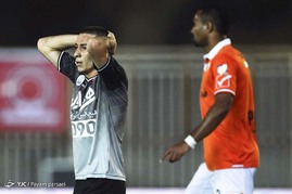 دیدار تیم های فوتبال سایپا و پرسپولیس
