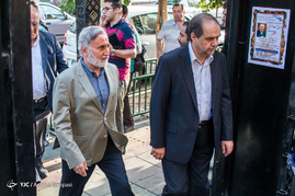 سید محمدرضا خاتمی نماینده دوره ششم مجلس شورای اسلامی و نایب رئیس دوم مجلس‌ ششم