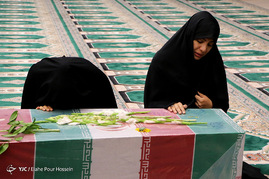مراسم زیارت عاشورا با حضور پیکرهای شهدای دوران دفاع مقدس - شیراز ‎