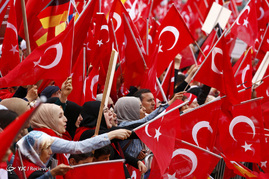 تظاهرات ترک‌های مقیم آلمان در حمایت از اردوغان
