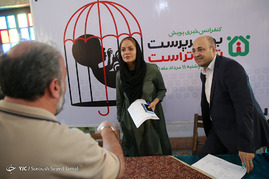 نشست خبری بد سرپرست، تنهاترست 