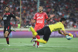 دیدار تیم های فوتبال پرسپولیس تهران و فولاد خوزستان
