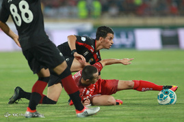 دیدار تیم های فوتبال پرسپولیس تهران و فولاد خوزستان

