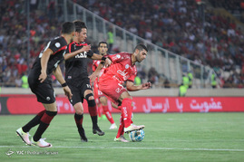 دیدار تیم های فوتبال پرسپولیس تهران و فولاد خوزستان
