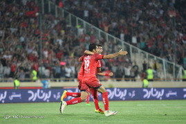 دیدار تیم های فوتبال پرسپولیس تهران و فولاد خوزستان
