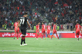 دیدار تیم های فوتبال پرسپولیس تهران و فولاد خوزستان
