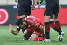 دیدار تیم های فوتبال پرسپولیس تهران و فولاد خوزستان
