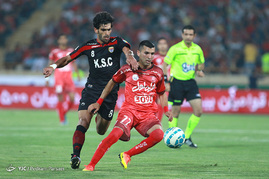 دیدار تیم های فوتبال پرسپولیس تهران و فولاد خوزستان
