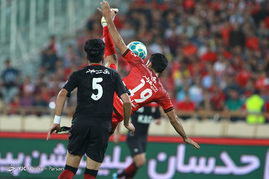 دیدار تیم های فوتبال پرسپولیس تهران و فولاد خوزستان
