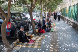 همراهان شهرستانی بیماران در اطراف بیمارستان‌های تهران
