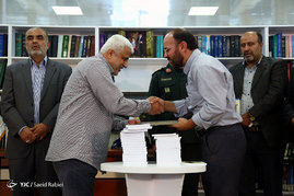 رونمایی از دو کتاب حجت چریک و رویایی در رمل 