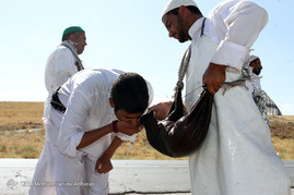 کاروان پیاده هیات الرضا(ع) شهرستان بافق یزد در راه حرم امام رضا(ع)