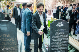 حضور کارکنان شهرداری تهران در قطعه شهدای رسانه
