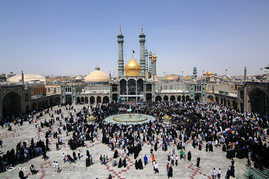 گلباران حرم حضرت معصومه(س) در سالروز میلاد آن حضرت‎
