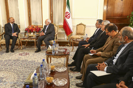 دیدار ظریف با مشاور امنیت ملی افغانستان