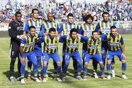 دیدار تیم های فوتبال گسترش فولاد و پرسپولیس
