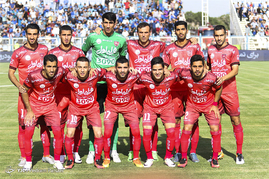 دیدار تیم های فوتبال گسترش فولاد و پرسپولیس
