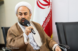 آیین رونمایی کتاب به سپیدی یک رویا