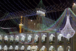 آذین بندی و چراغانی حرم رضوی در آستانه میلاد امام رضا(ع)

