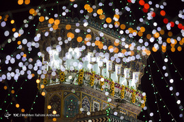 آذین بندی و چراغانی حرم رضوی در آستانه میلاد امام رضا(ع)
