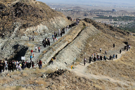همایش کوهپیمایی خانوادگی در مشهد به مناسبت دهه کرامت

