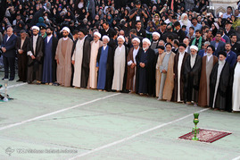 مراسم تعویض پرچم گنبد منور رضوی
