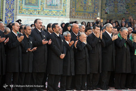 مراسم تعویض پرچم گنبد منور رضوی
