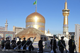 آیین نقاره زنی صبح میلاد امام رضا علیه السلام