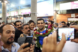 بازگشت اعضای تیم ملی کشتی فرنگی به تهران
