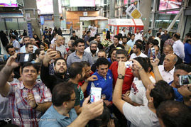 بازگشت اعضای تیم ملی کشتی فرنگی به تهران
