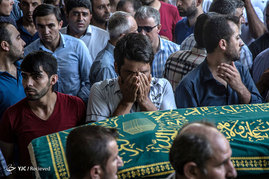 مراسم خاکسپاری قربانیان حادثه خونین غازی انتپ در ترکیه
