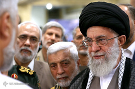 بازدید مقام معظم رهبری از نمایشگاه صنعت دفاعی و دیدار با مسئولان و متخصصان وزارت دفاع
