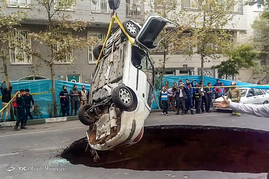 ریزش زمین در خیابان پیامبر تهران