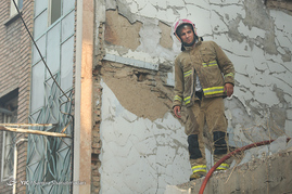 آتش سوزی در میدان انقلاب