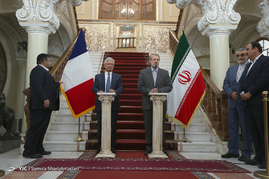 دیدار لاریجانی با رییس مجلس ملی فرانسه