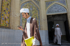 تجمع طلاب در حمایت‌ از آیت‌الله شیخ عیسی قاسم و مردم مظلوم بحرین در مدرسه فیضیه قم
