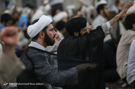 تجمع طلاب در حمایت‌ از آیت‌الله شیخ عیسی قاسم و مردم مظلوم بحرین در مدرسه فیضیه قم
