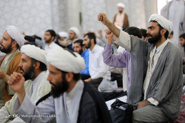 تجمع طلاب در حمایت‌ از آیت‌الله شیخ عیسی قاسم و مردم مظلوم بحرین در مدرسه فیضیه قم
