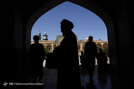 تجمع طلاب در حمایت‌ از آیت‌الله شیخ عیسی قاسم و مردم مظلوم بحرین در مدرسه فیضیه قم
