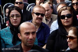 تشییع پیکر استاد فرهنگ شریف  نوازنده پیشکسوت تار از تالار وحدت