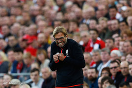 دیدار تیم های فوتبال لستر سیتی و لیورپول

