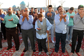 اقامه نمازعید سعید قربان در حرم امام رضا علیه السلام
