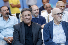 بازدید رئیس رسانه ملی از پشت صحنه سریال معمای شاه
