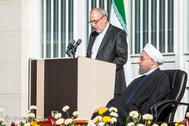 حسن روحانی رئیس‌جمهور و علی‌اصغر فانی وزیر آموزش و پرورش