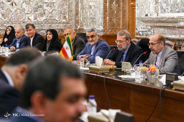 نشست خبری لاریجانی با رئیس مجلس نمایندگان سوریه
