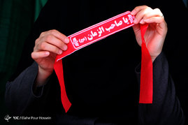 آماده سازی لباس های نوزادان برای سوگواره شیرخوارگان حسینی در شیراز

