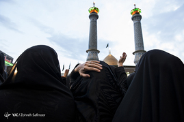 تعویض پرچم گنبد حرم حضرت عبدالعظیم‎ در شب اول ماه محرم
