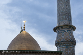 تعویض پرچم گنبد حرم حضرت عبدالعظیم‎ در شب اول ماه محرم
