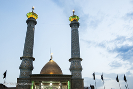 تعویض پرچم گنبد حرم حضرت عبدالعظیم‎ در شب اول ماه محرم

